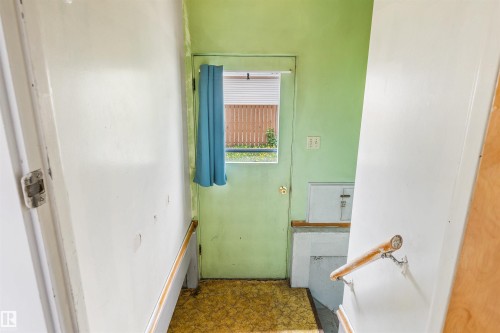 18 Sunnyside Crescent, St. Albert, AB - Indoor Photo Showing Other Room