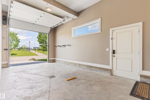 4727 Woolsey Common, Edmonton, AB 