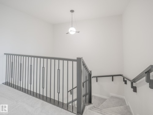 927 18 Avenue, Edmonton, AB - Indoor Photo Showing Other Room