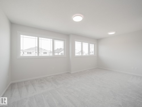 927 18 Avenue, Edmonton, AB - Indoor Photo Showing Other Room