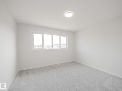 927 18 Avenue, Edmonton, AB - Indoor Photo Showing Other Room