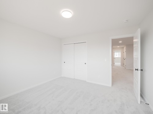 927 18 Avenue, Edmonton, AB - Indoor Photo Showing Other Room