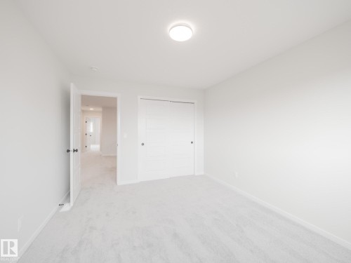 927 18 Avenue, Edmonton, AB - Indoor Photo Showing Other Room