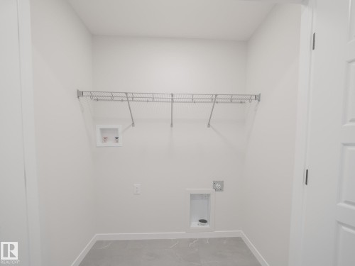 927 18 Avenue, Edmonton, AB - Indoor With Storage