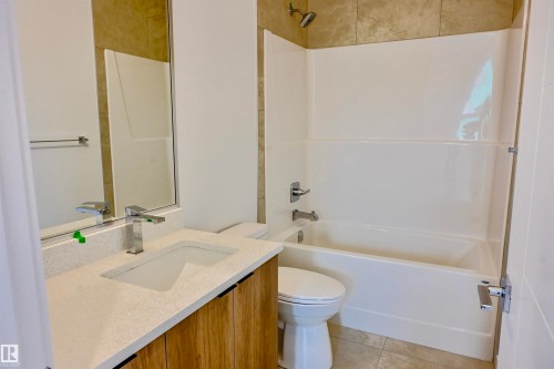 18639 130 Street, Edmonton, AB - Indoor Photo Showing Bathroom