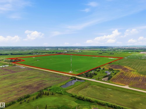 Expansive agricultural land featuring verdant fields - 55111 Range Road 230, Rural Sturgeon County, AB 