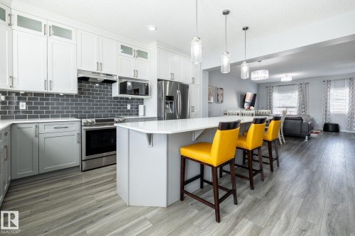 17721 64A Street, Edmonton, AB 