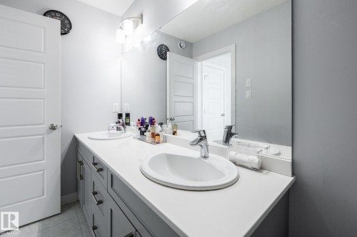 17721 64A Street, Edmonton, AB 