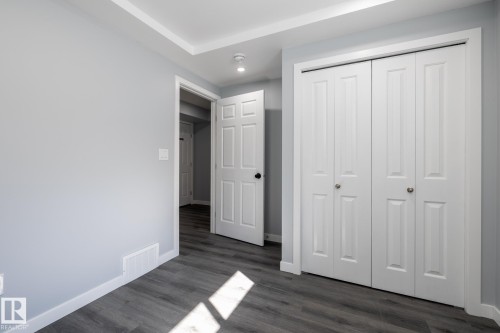 17721 64A Street, Edmonton, AB 
