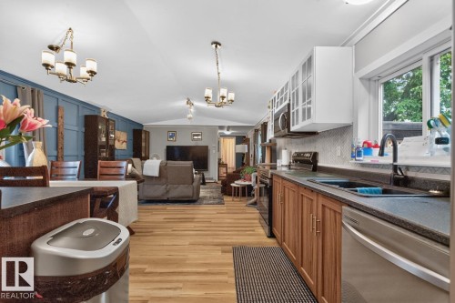 5220 44 Avenue, Calmar, AB - Indoor Photo Showing Kitchen With Double Sink