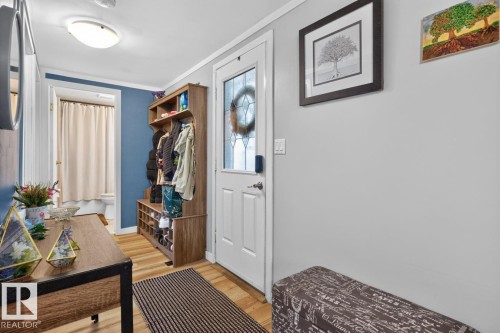 5220 44 Avenue, Calmar, AB - Indoor Photo Showing Other Room