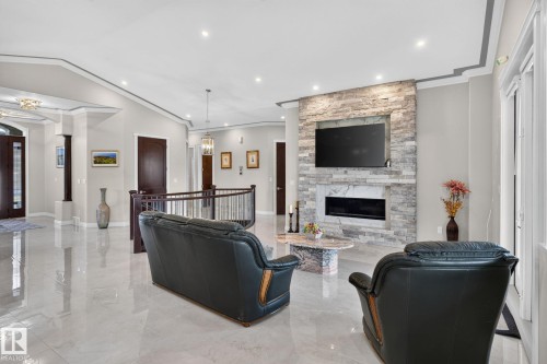 4707 Woolsey Common, Edmonton, AB 