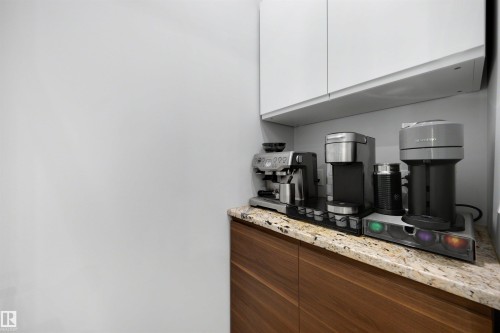 Private little coffee area just off the kitchen. - 7814 142 Street, Edmonton, AB 