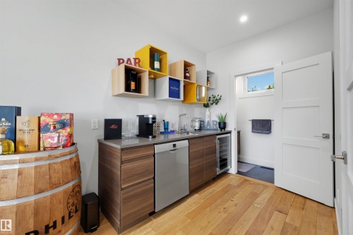 Well appointed wet bar on your top floor. - 7814 142 Street, Edmonton, AB 