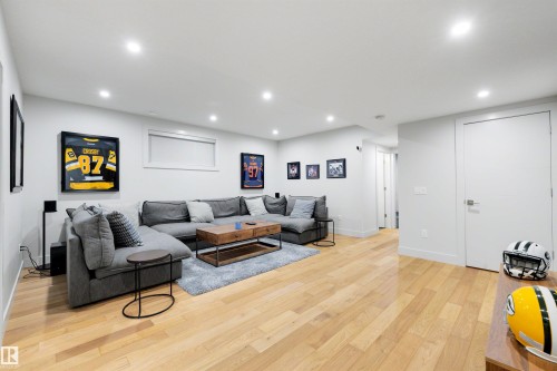 7814 142 Street, Edmonton, AB 