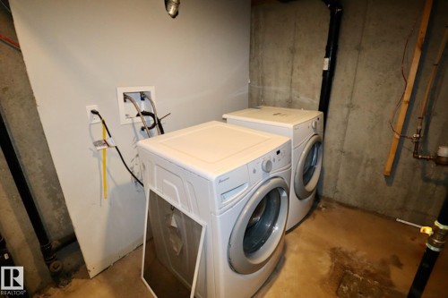 #4 12207 96 St Nw Nw, Edmonton, AB - Indoor Photo Showing Laundry Room