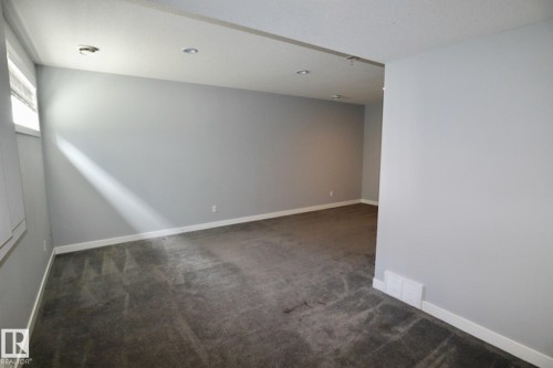 #4 12207 96 St Nw Nw, Edmonton, AB - Indoor Photo Showing Other Room