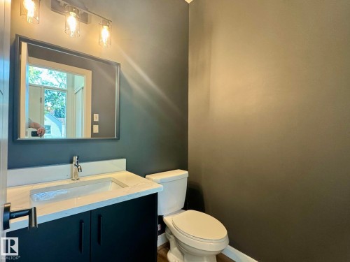 Upper 10125 116 Avenue Nw, Edmonton, AB 