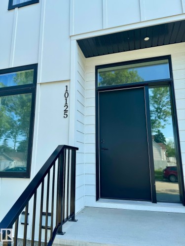 Upper 10125 116 Avenue Nw, Edmonton, AB 