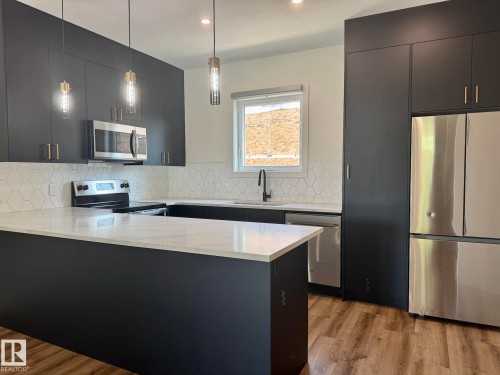 Upper 10125 116 Avenue Nw, Edmonton, AB 