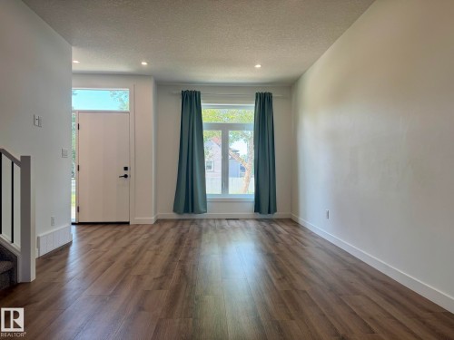 Upper 10125 116 Avenue Nw, Edmonton, AB 
