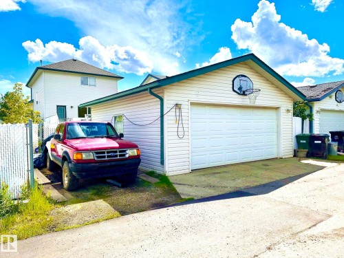 18 Campbell Road, Leduc, AB 