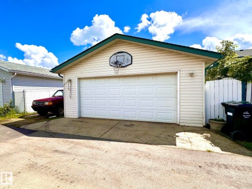 18 Campbell Road, Leduc, AB 