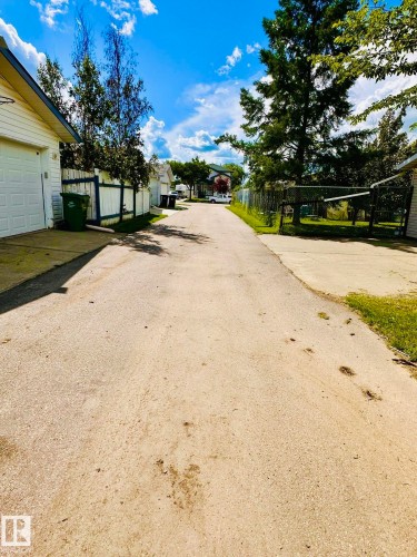 18 Campbell Road, Leduc, AB 