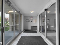 Lobby - 