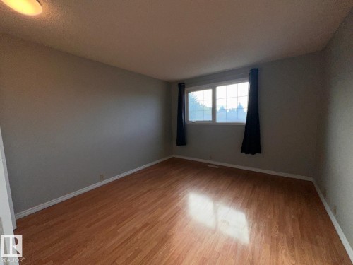 2114 52 Street, Edmonton, AB 