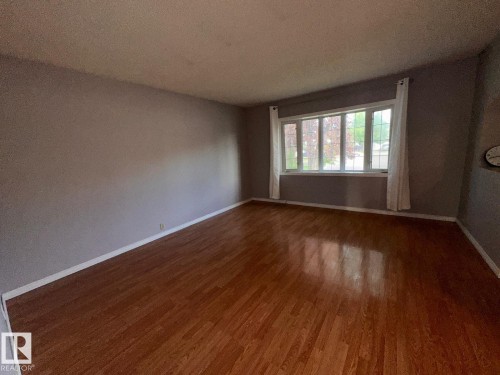 2114 52 Street, Edmonton, AB 