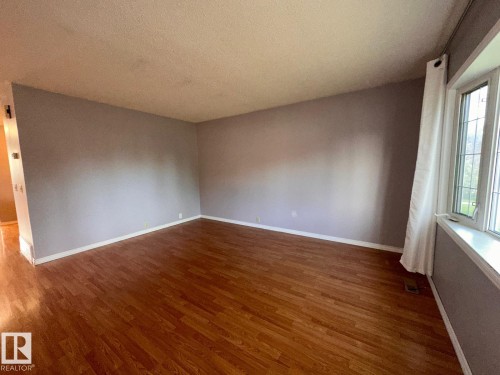 2114 52 Street, Edmonton, AB 