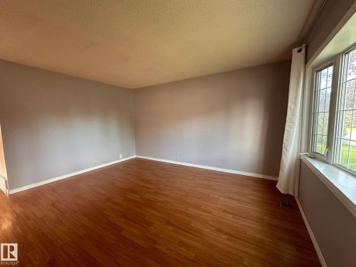2114 52 Street, Edmonton, AB 