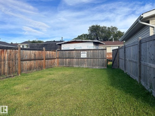 2114 52 Street, Edmonton, AB 