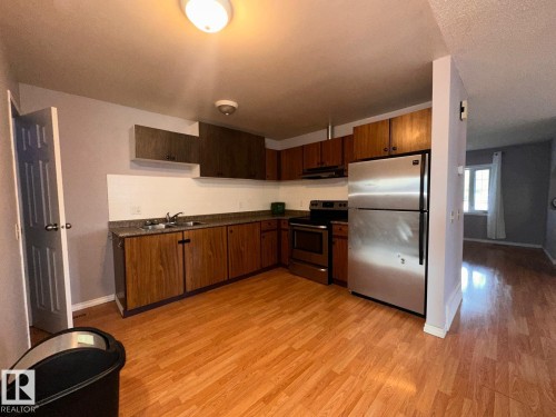 2114 52 Street, Edmonton, AB 