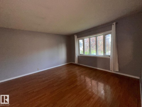 2114 52 Street, Edmonton, AB 
