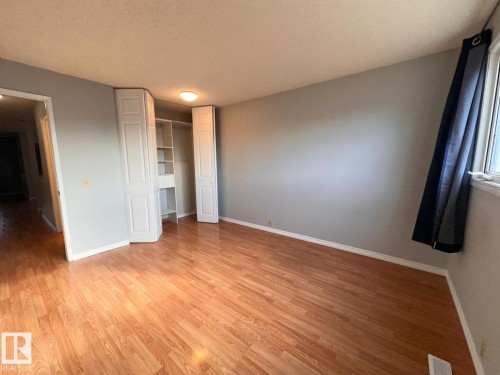 2114 52 Street, Edmonton, AB 