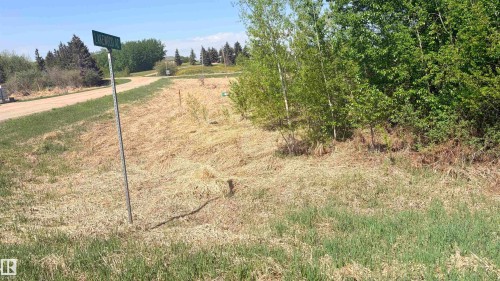 Image quality insufficient for description - 458 20212 Twp Road 510, Rural Strathcona County, AB 