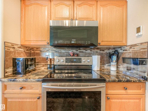 4832 157 Avenue, Edmonton, AB - Indoor Photo Showing Kitchen