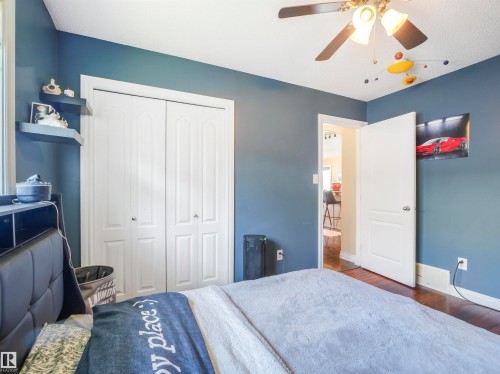 4832 157 Avenue, Edmonton, AB - Indoor Photo Showing Bedroom