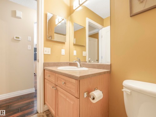 4832 157 Avenue, Edmonton, AB - Indoor Photo Showing Bathroom