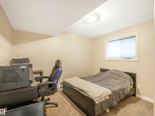 4832 157 Avenue, Edmonton, AB - Indoor Photo Showing Bedroom