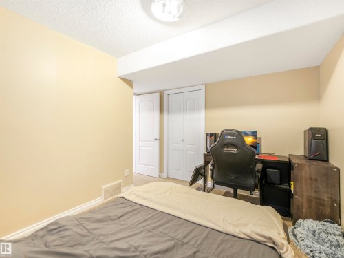 4832 157 Avenue, Edmonton, AB - Indoor Photo Showing Bedroom