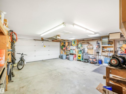 4832 157 Avenue, Edmonton, AB - Indoor Photo Showing Garage