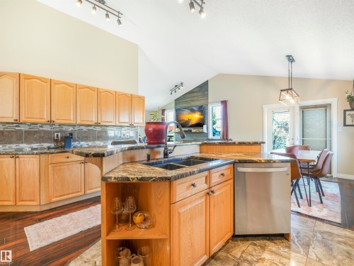4832 157 Avenue, Edmonton, AB - Indoor Photo Showing Kitchen