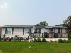 45 Crystal Crescent  Edmonton, AB T6P 1Z6