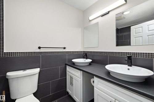 178 Woodbend Way, Fort Saskatchewan, AB - Indoor Photo Showing Bathroom