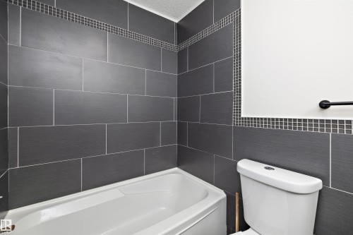 178 Woodbend Way, Fort Saskatchewan, AB - Indoor Photo Showing Bathroom
