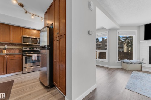 45 1820 56 Street, Edmonton, AB - Indoor Photo Showing Kitchen