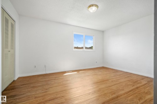 72 Stirling Road, Edmonton, AB 